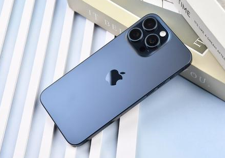沙河苹果维修点分享iPhone 15 Pro Max屏幕更换全新实操风险 